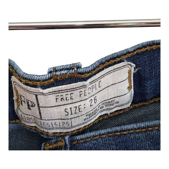 Free People Skinny Jean Womens 26 Destroyed Busted Knee Distressed Denim Zip Fly - Picture 4 of 5